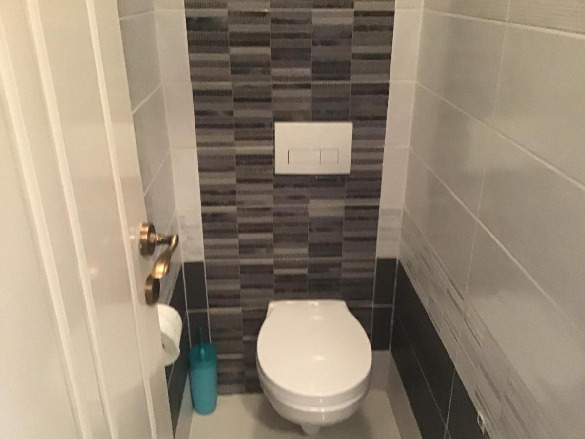 Family Wellness Apartman Hajduszoboszlo Bagian luar foto